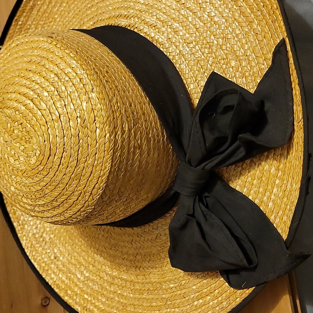 Straw hat. - Picture 4 of 5